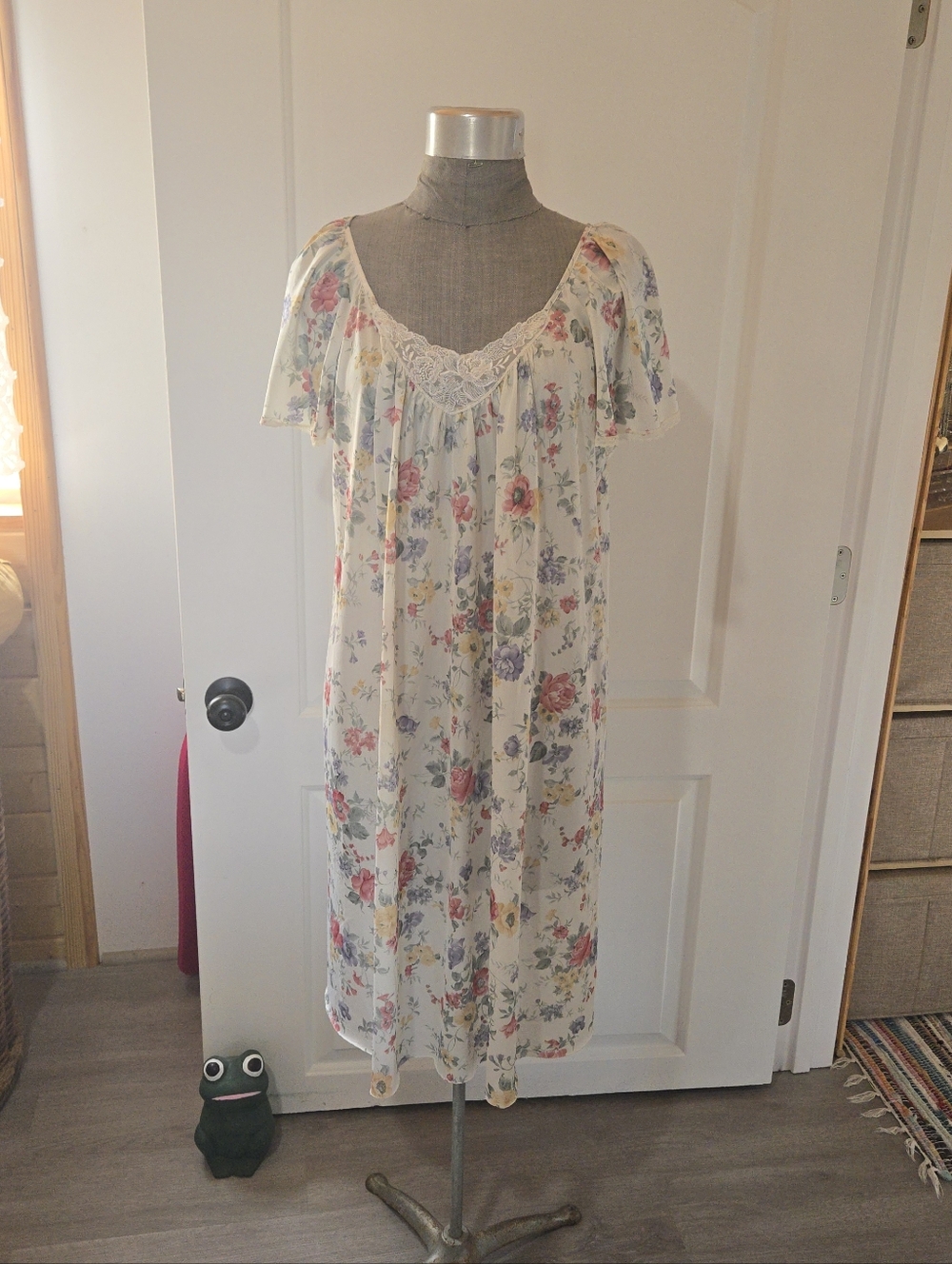 Vintage 80s Cottagecore Vanity Fair Nylon Floral Nightgown, SIZE L